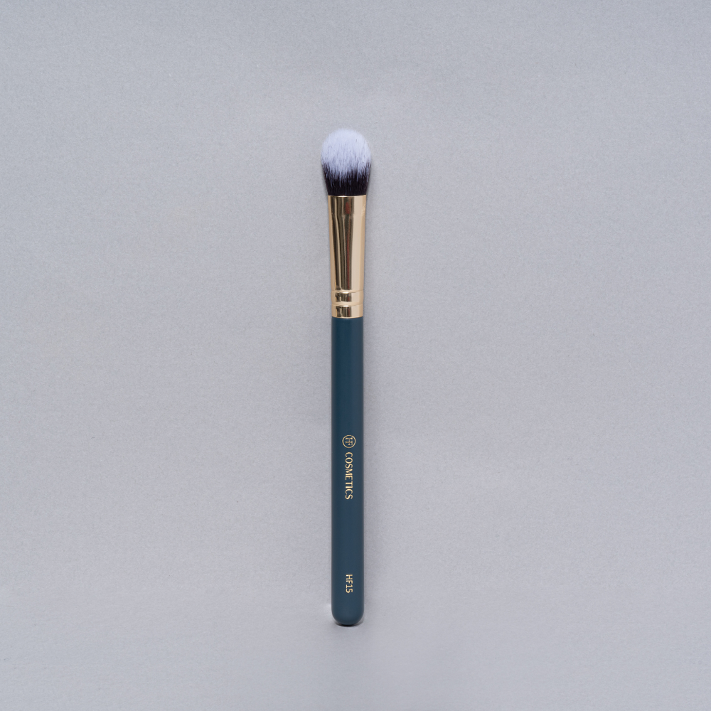 HF15: Multi-use concealer and powder brush